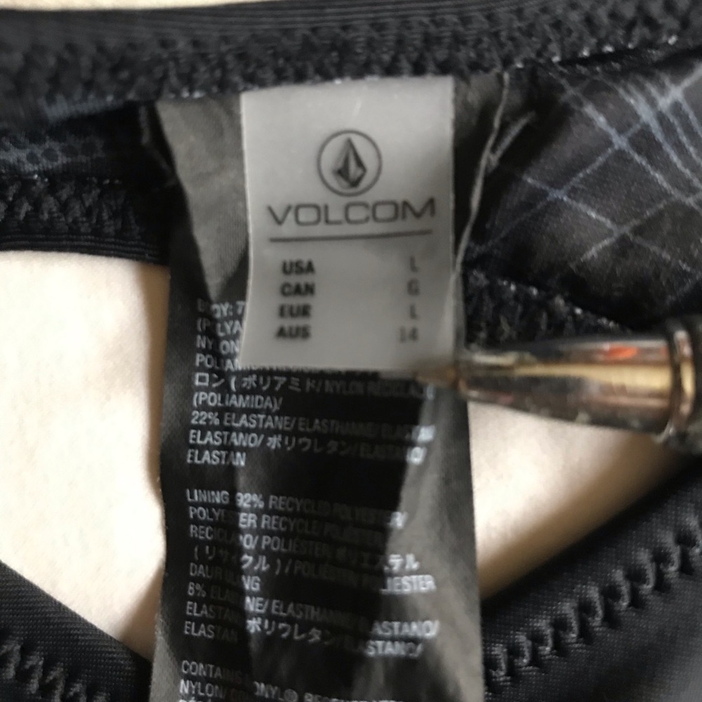 Volcom Simply Solid Bikini Top Blk Size L Nwot - image 4
